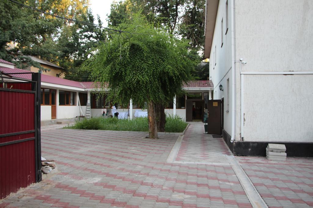 Albergue Fiveseasons Almatý Exterior foto