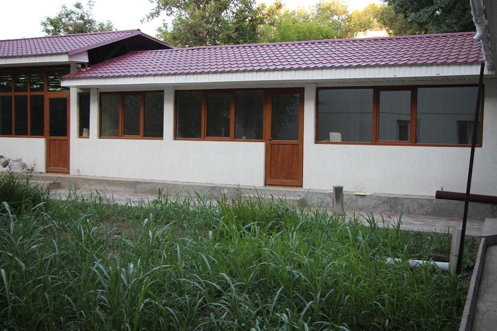 Albergue Fiveseasons Almatý Exterior foto